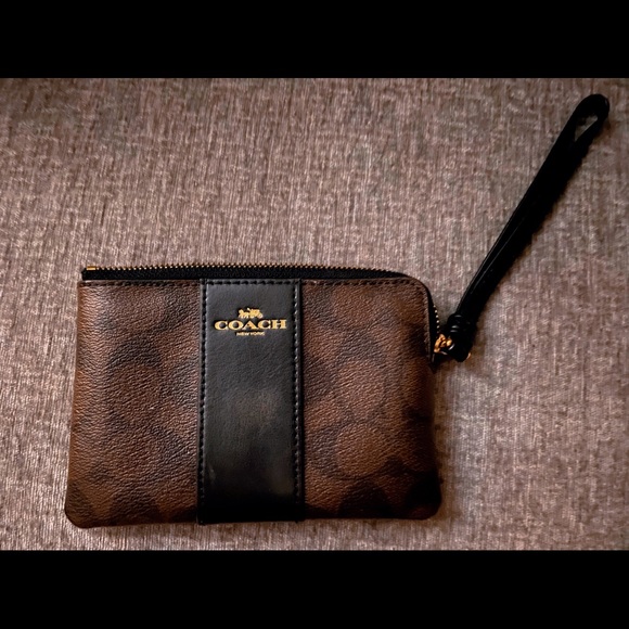 Authentic Signature Zip Coach Bag; Pouch/Wallet - Picture 3 of 4